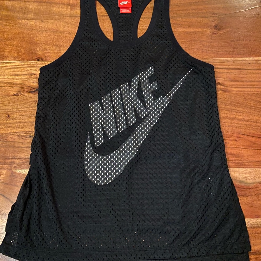 NIKE Women’s Layered/Tiered Tank. Size M